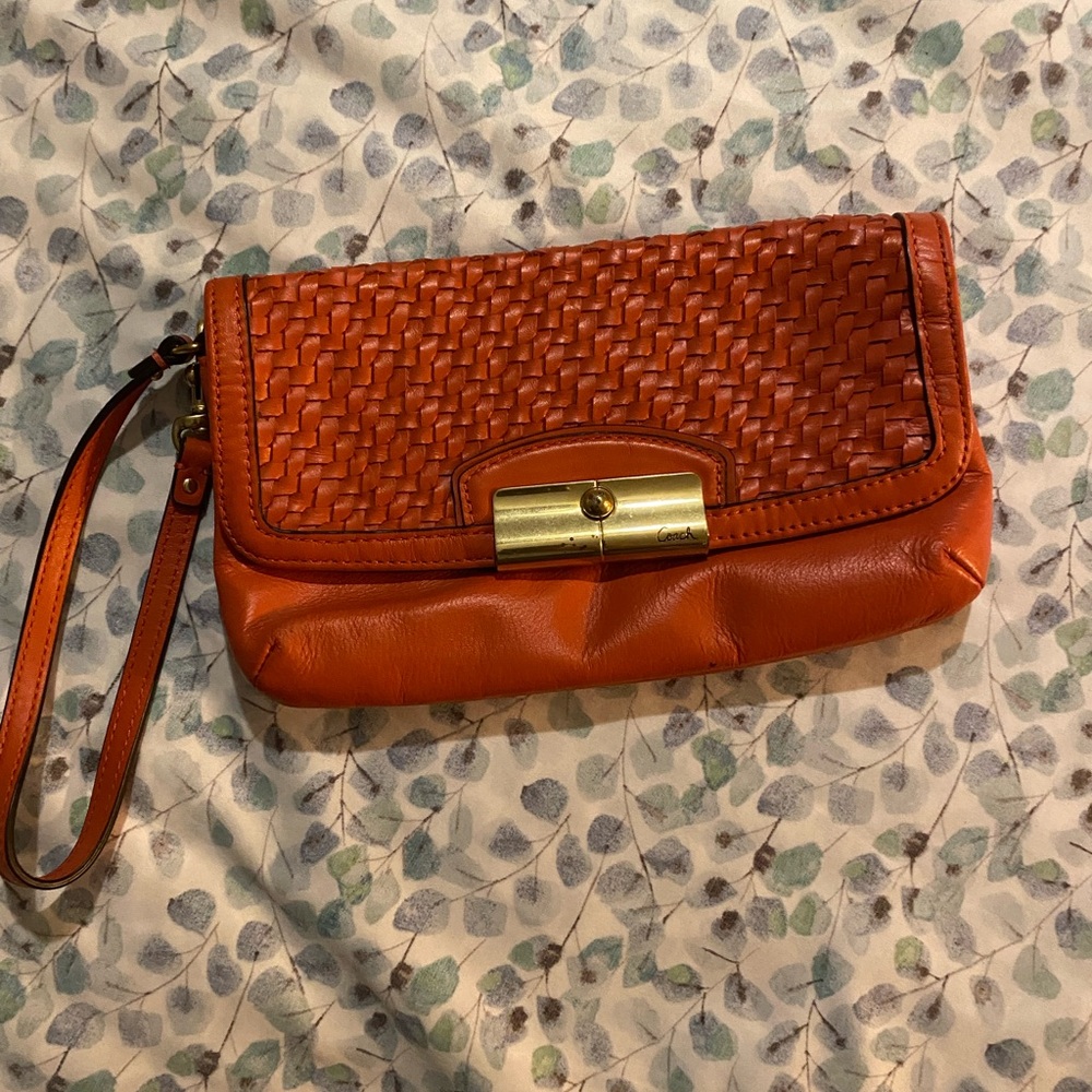 Orange clutch coach